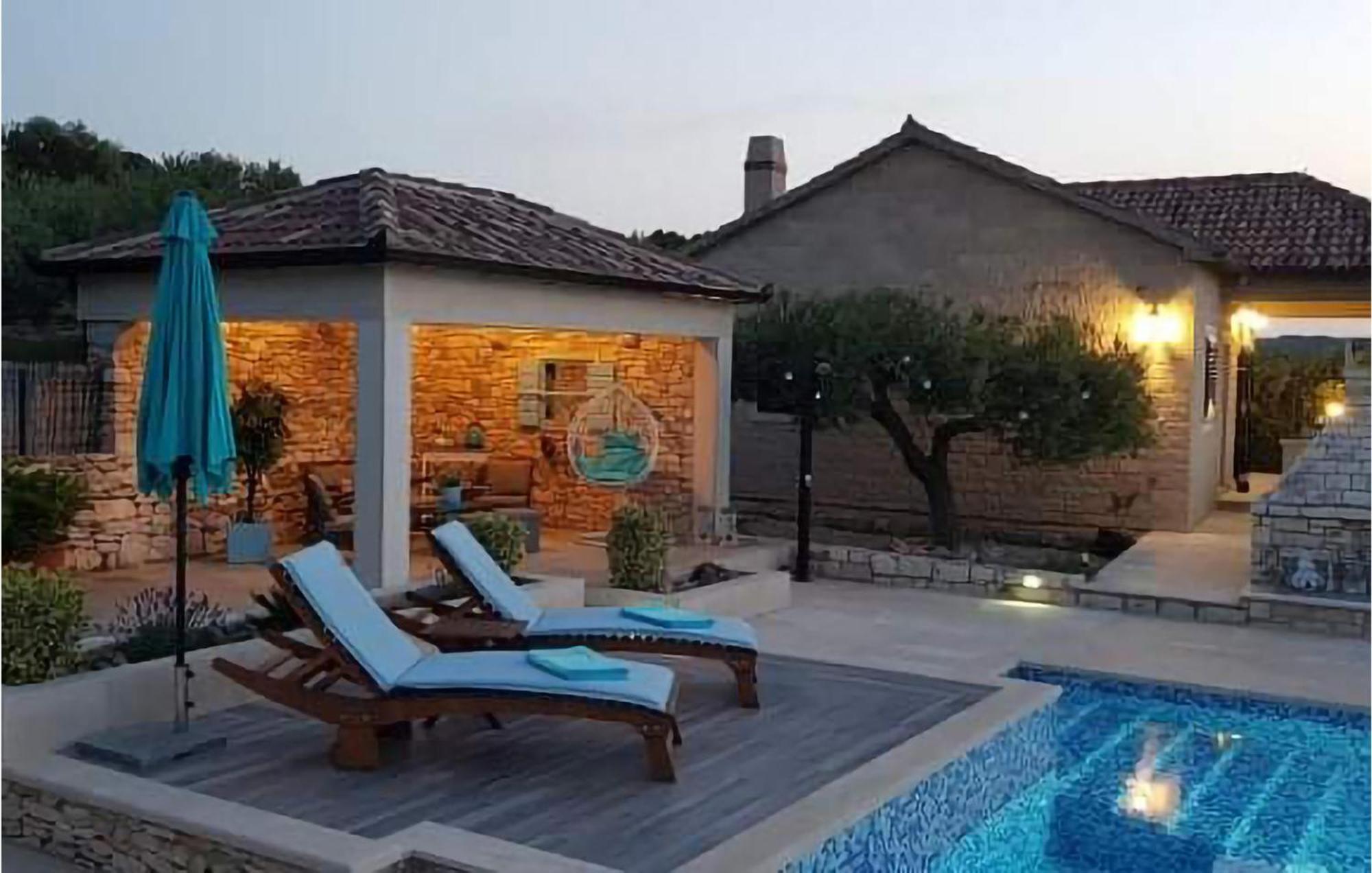 Pet Friendly Home In Postira With Wifi Ngoại thất bức ảnh